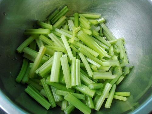 泡椒娱乐会长吃瓜,揭秘娱乐圈背后的“吃瓜”风云  第3张